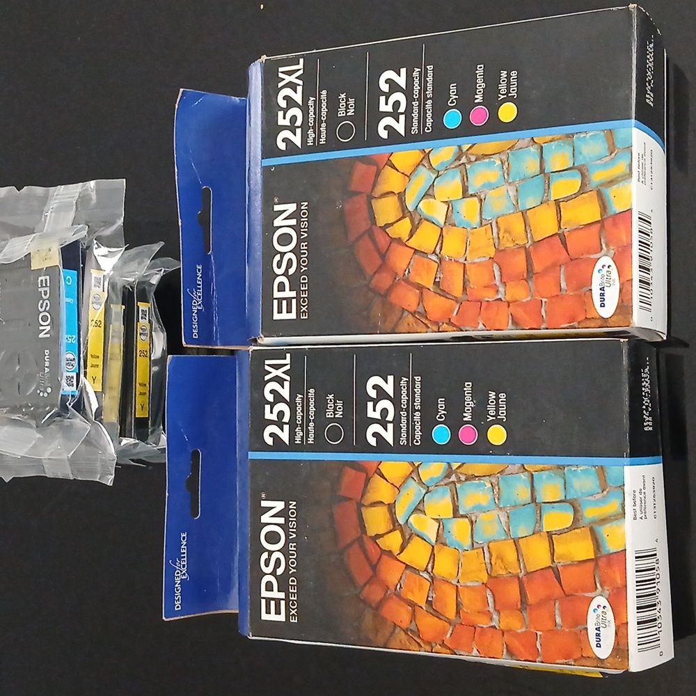 EPSON 252XL black and color ink. Unopened.